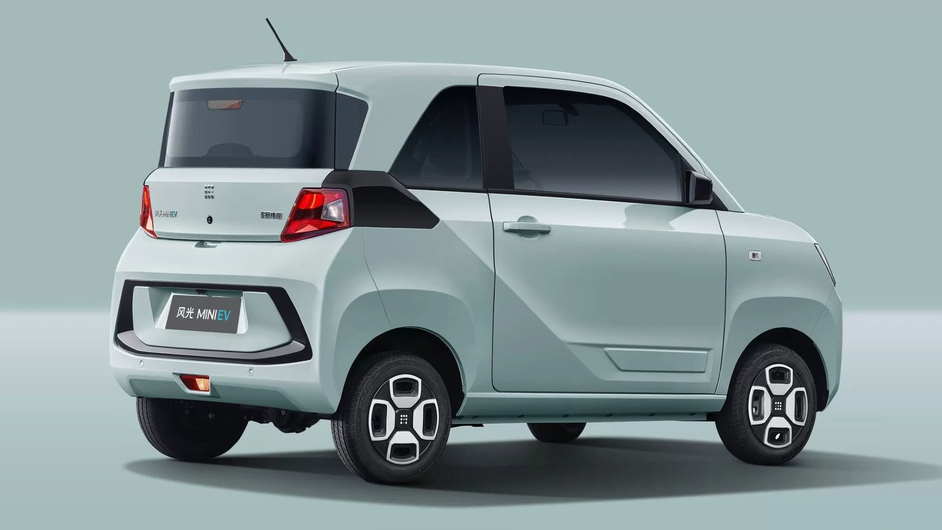 Dongfeng’s FengGuang Mini EV, 27 Horsepower Just For Urban Use