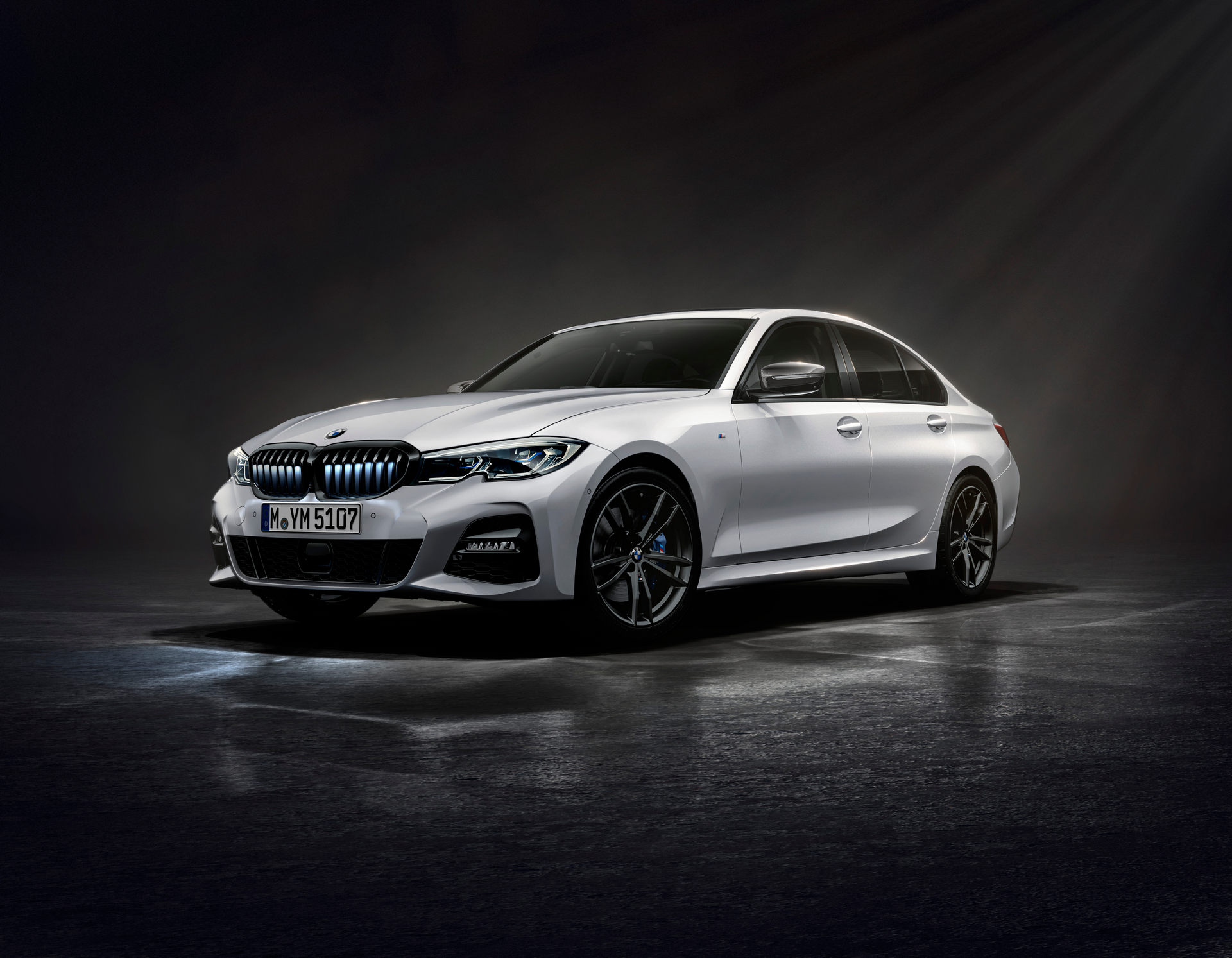 2021 BMW 330 i Iconic Edition