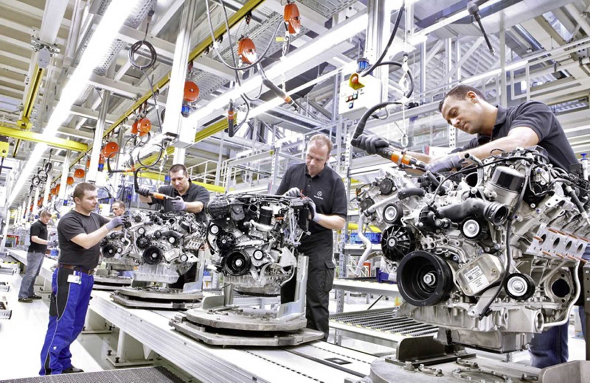 Mercedes Benz Engine production