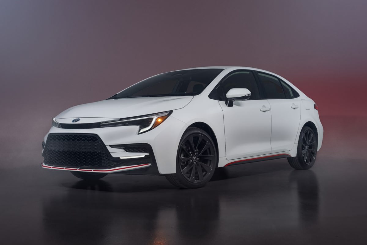 Toyota Corolla Hybrid SE Infrared Edition Revealed