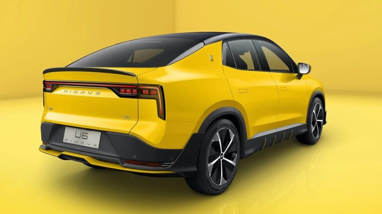 2022 Aiways U6 Plug inSUV