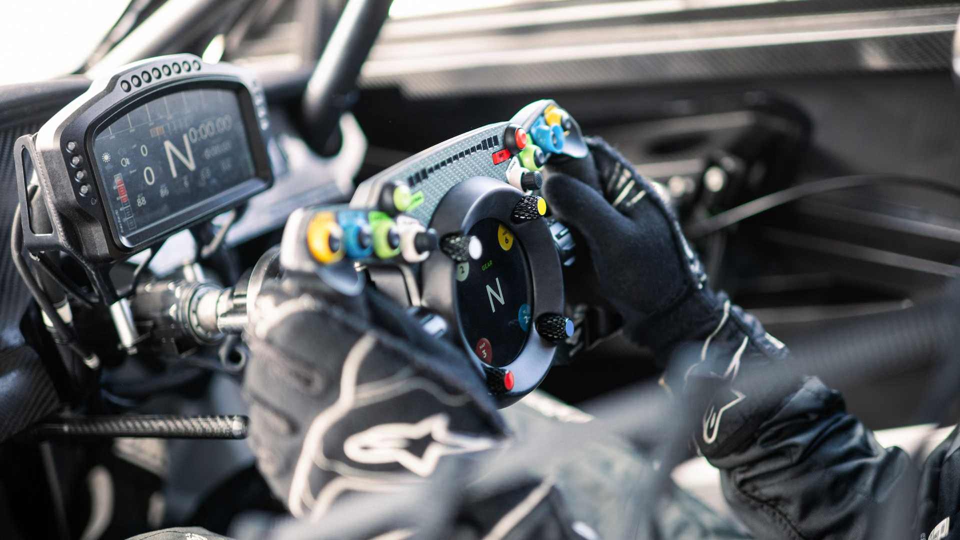 Bentley's Steering Wheel Is Prepared For Your Gaming Setup